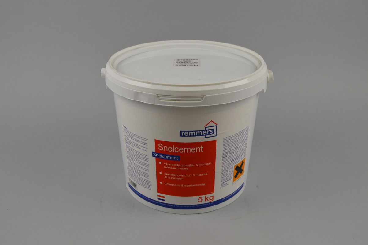 Snelcement à 15 kg Remmers 5 kg.