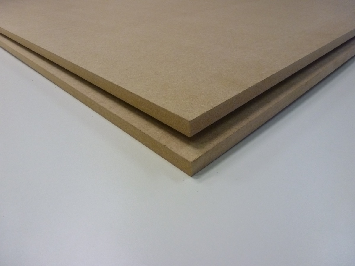 plaatmateriaal MDF grote maat 305 cm.